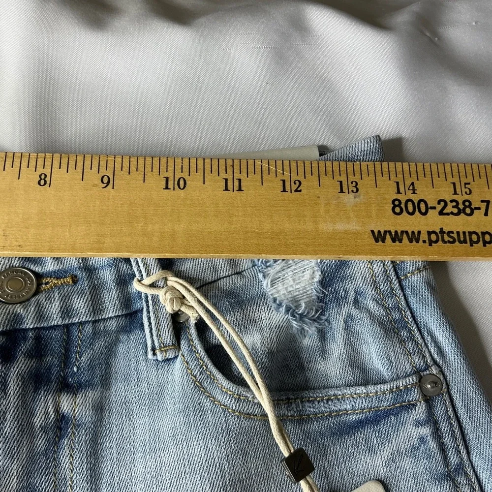 KanCan High Rise Cropped Straight Jeans‎ 26 Light Wash Raw Hem Minimalist Y2K